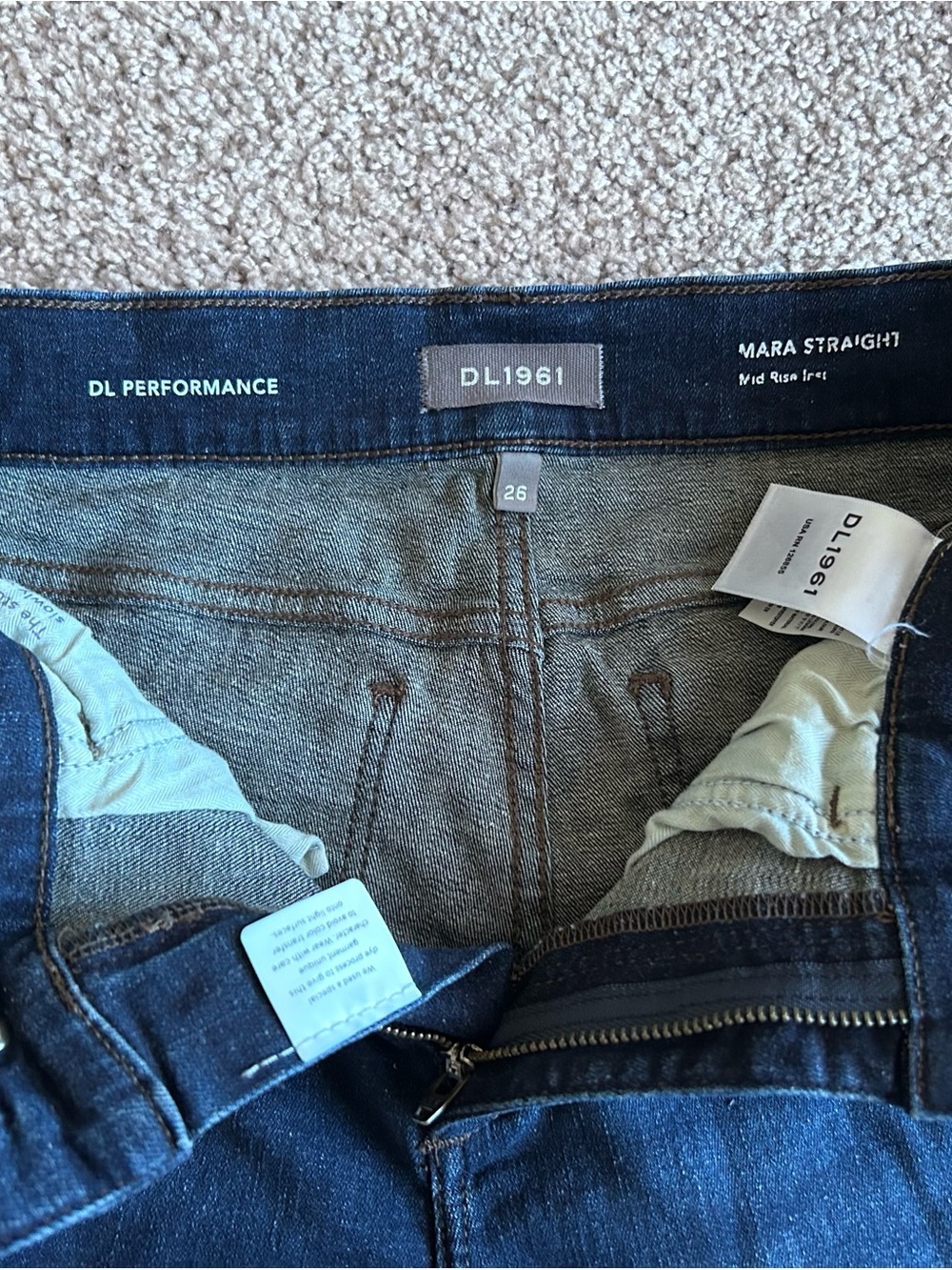 DL1961 Mara Straight Mid Rise Instasculpt Ankle Jeans Performance Size 26 - Picture 3 of 9